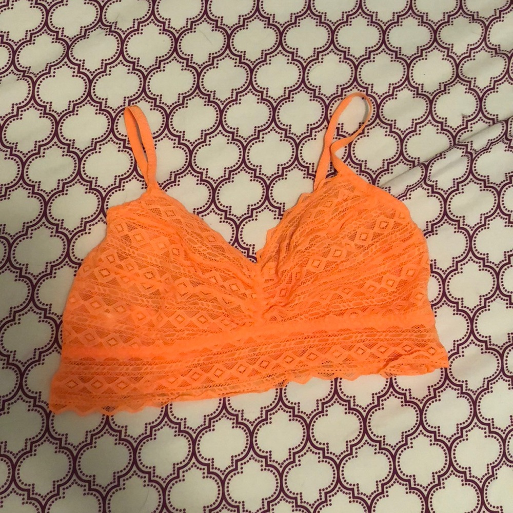 VS Pink bra